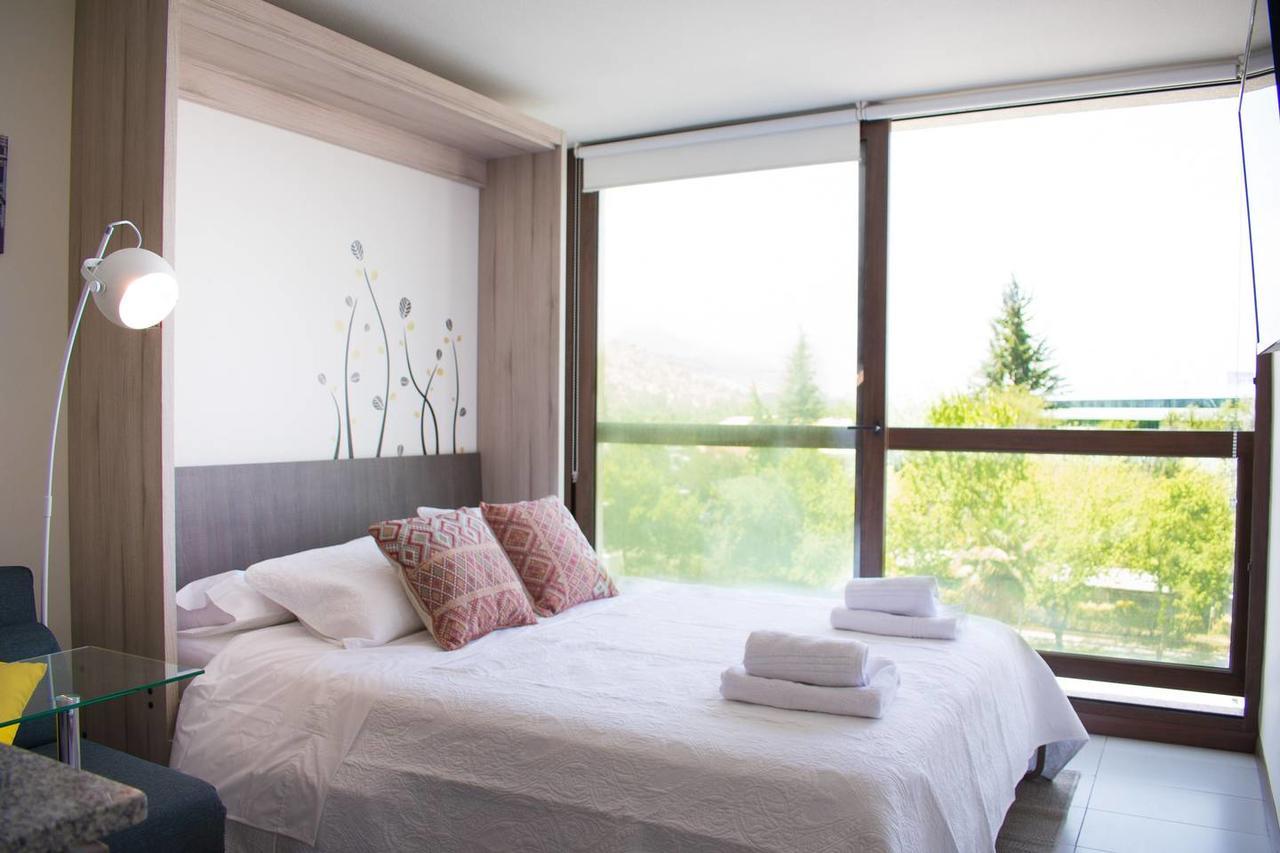 Lotus Blanc Studio- W/ Mountain View, Pool And Gym Сантьяго Екстер'єр фото